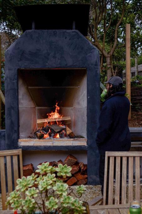 Harrys House Warburton - Peaceful Riverside Cottage In The Perfect Location Exteriör bild