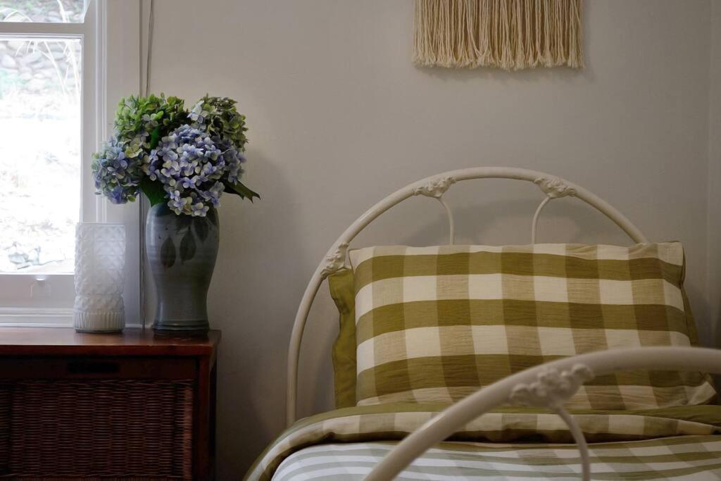 Harrys House Warburton - Peaceful Riverside Cottage In The Perfect Location Exteriör bild
