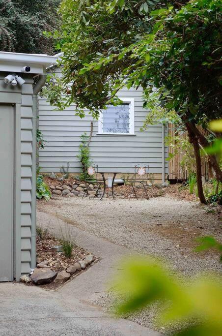 Harrys House Warburton - Peaceful Riverside Cottage In The Perfect Location Exteriör bild