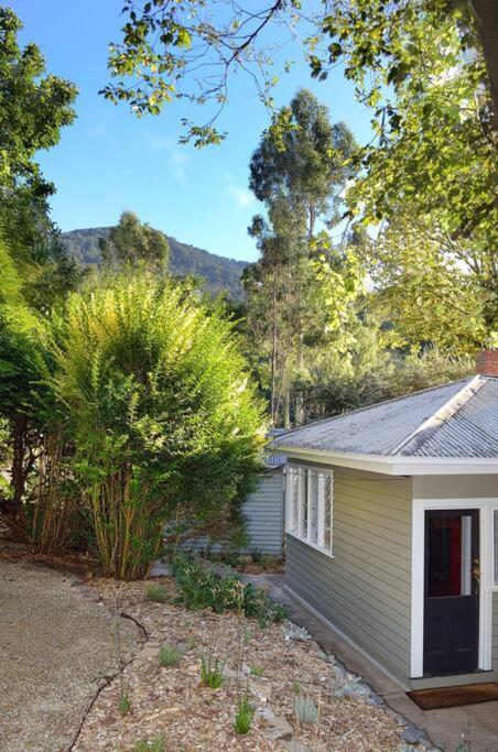 Harrys House Warburton - Peaceful Riverside Cottage In The Perfect Location Exteriör bild